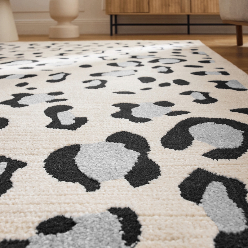 Tapis SAVA crème effet léopard 160x230 cm