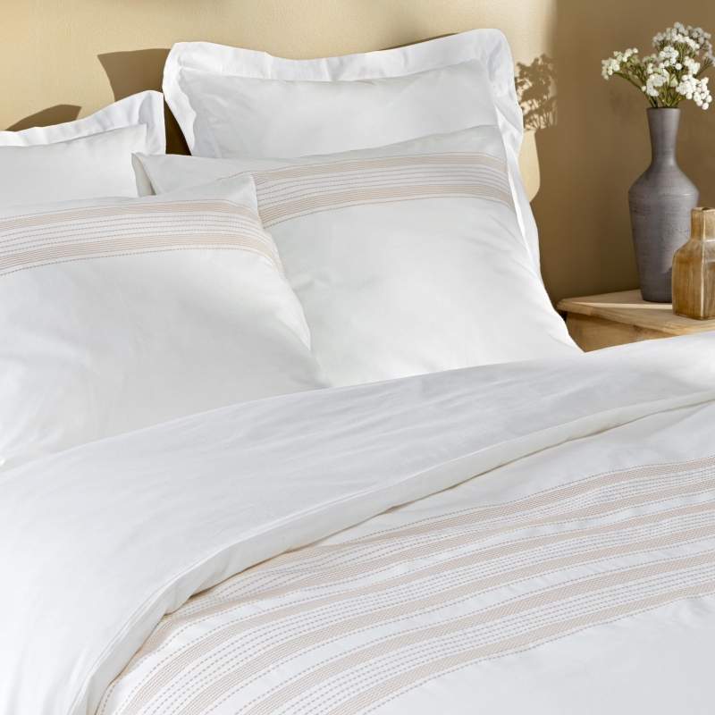 Parure de couette ORELI blanc rayé 240x220 cm (3 pièces)