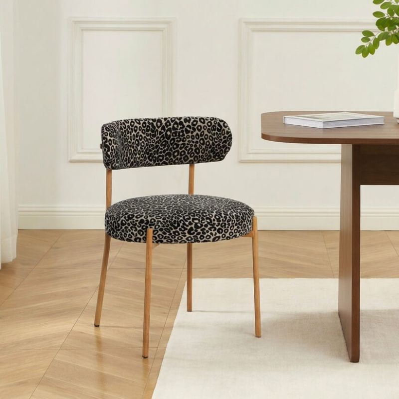 Lot de 2 chaises NOA tissu imprimé léopard noir pieds métal finition bois