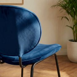 Lot de 2 chaises SHEILA velours bleu pieds métal noir