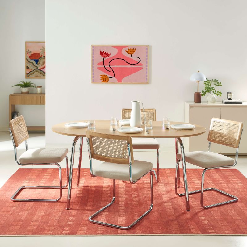 Ensemble repas table à manger ovale VASSIeffet chêne et lot de 4 chaises ELLA tissu écru