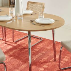 Ensemble repas table à manger ovale VASSIeffet chêne et lot de 4 chaises ELLA tissu écru