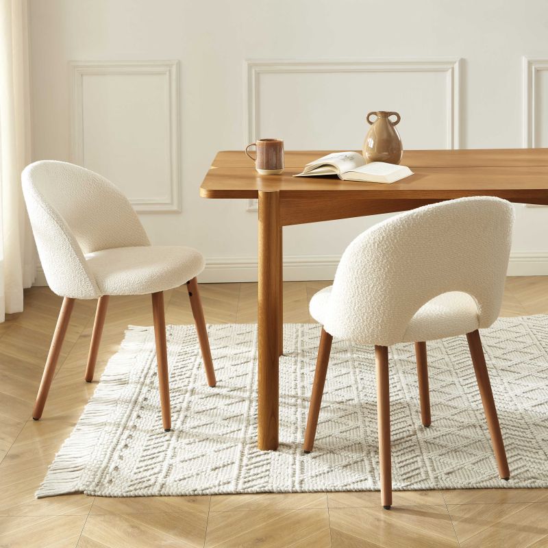 Lot de 4 chaises SIMONE tissu bouclette blanc cassé pieds bois teinté noyer