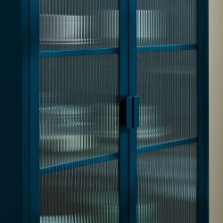 Vaisselier PANTONE en verre cannelé et métal bleu nuit h180cm