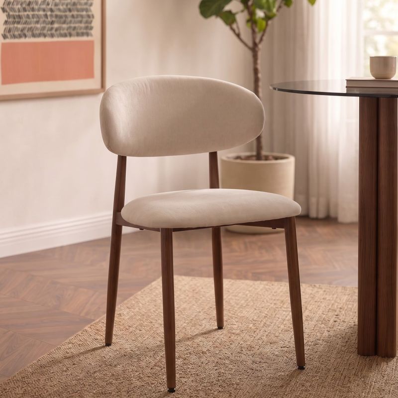 Lot de 2 chaises CAYO tissu beige et pieds effet noyer