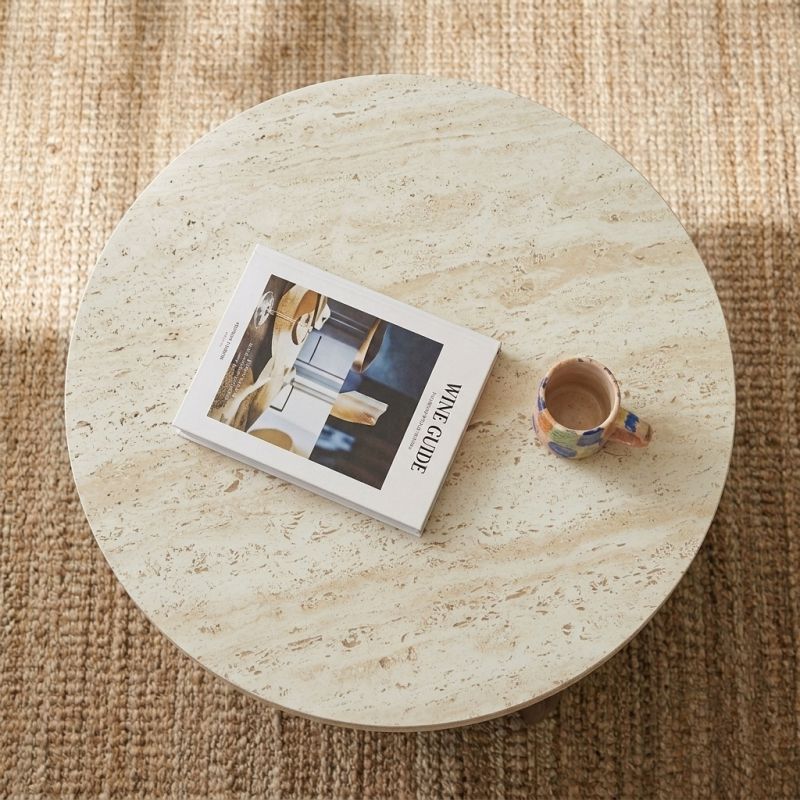 Table basse LILA plateau effet travertin et pieds effet noyer 80cm