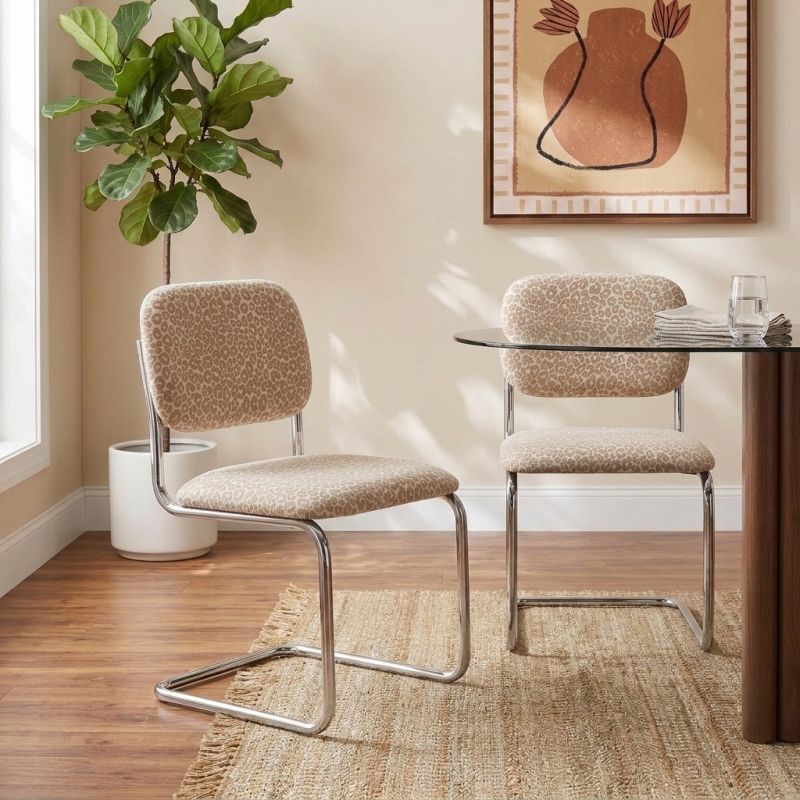 Lot de 2 chaises SELA tissu léopard beige et pieds métal
